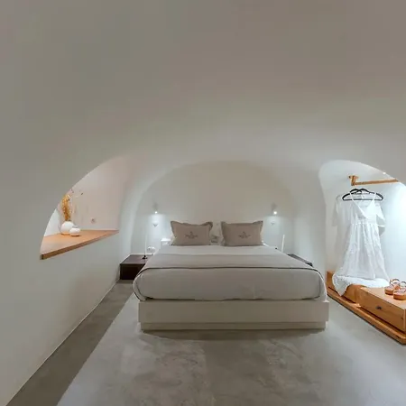 Villa Luxury Grand Santorini 3 Bedrooms Unforgettable Caldera Sea Views Outdoor Hot Tub