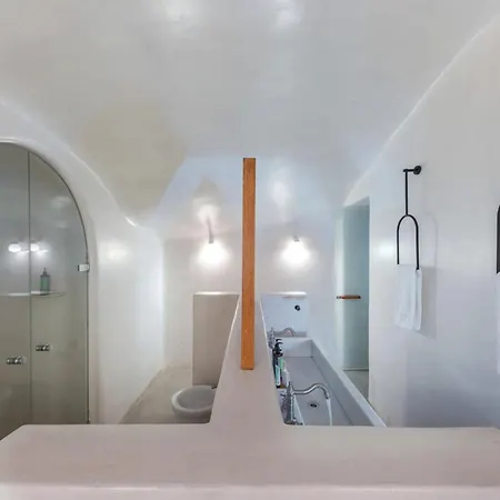 Luxury Grand Santorini 3 Bedrooms Unforgettable Caldera Sea Views Outdoor Hot Tub *