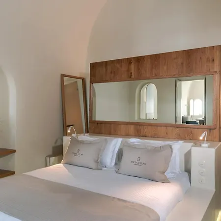 Luxury Grand Santorini 3 Bedrooms Unforgettable Caldera Sea Views Outdoor Hot Tub Villa *